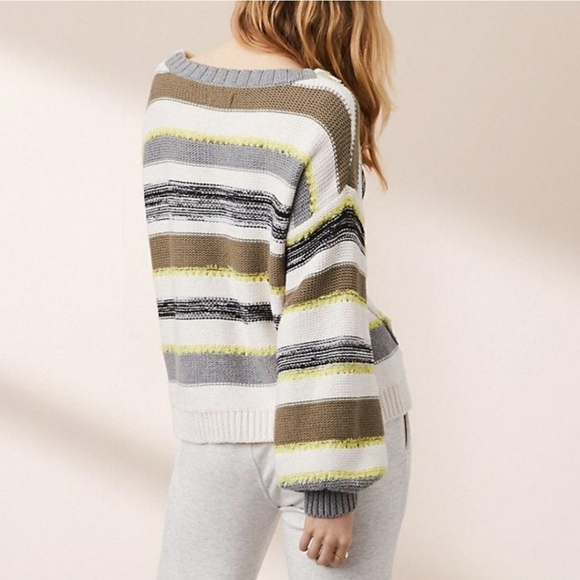 Lou & Grey Balloon Sleeve Sweater - Picture 3 of 9